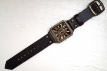 クラックワールドスクエア　Lサイズ　真鍮　ワインブラウン