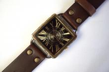 クラックワールドスクエア　Lサイズ　真鍮　ブラウン