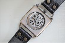 メカニックシルバースクエア　真鍮　ブラック　手作り腕時計