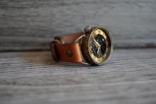 メカニックブラック　AT　Mサイズ　キャメル 真鍮 　手作り腕時計